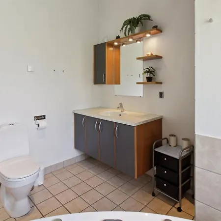 Kiowa - 4km From The Sea By Interhome Nyaraló
